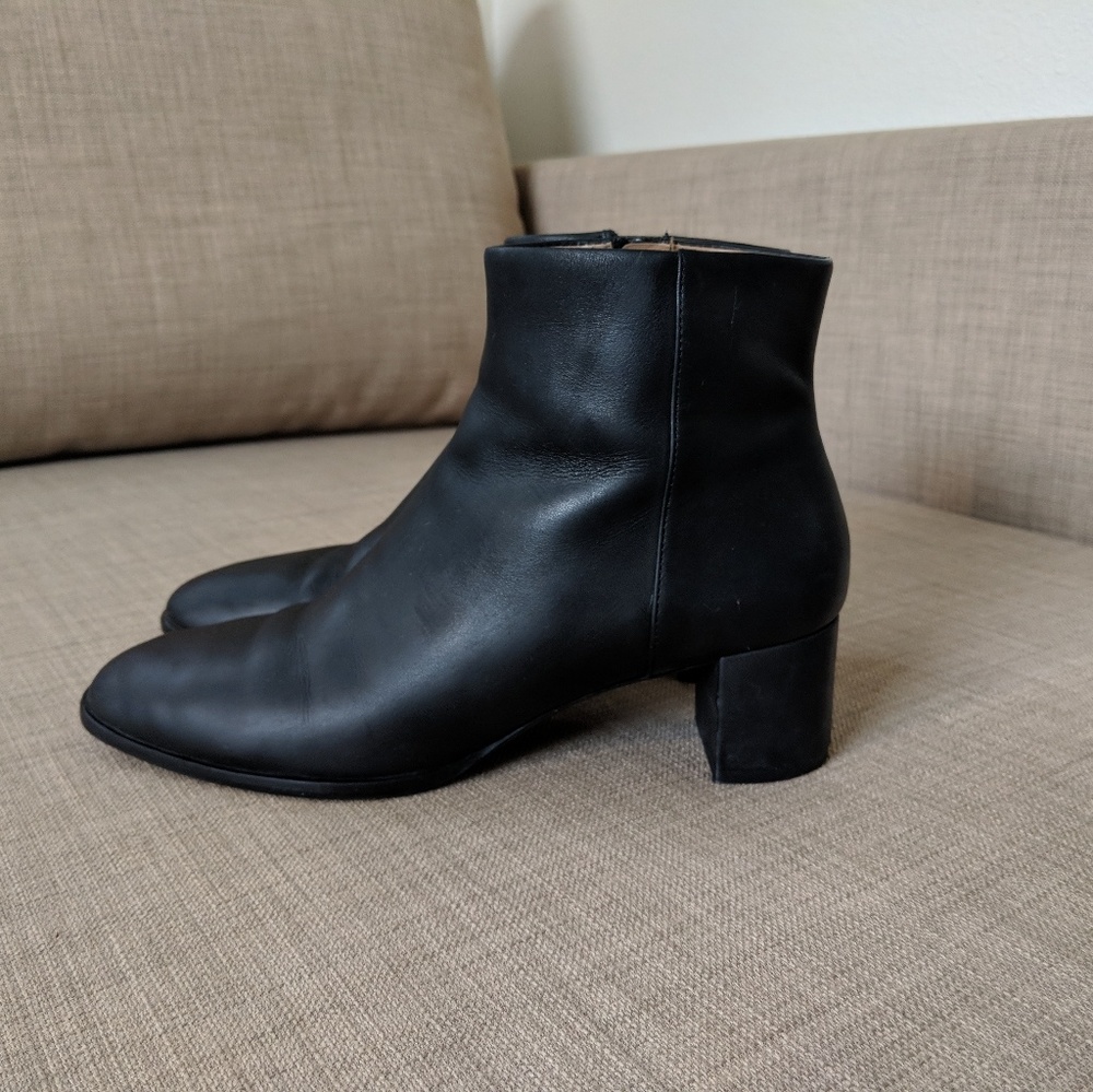 Via Spiga Black Leather Vinson Booties